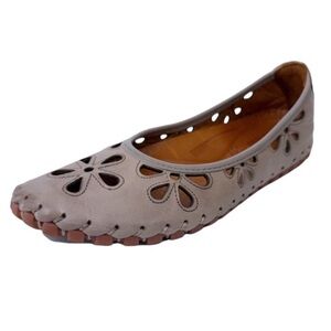 Spring Step Shoes Ravely Scalloped White Floral Shoes